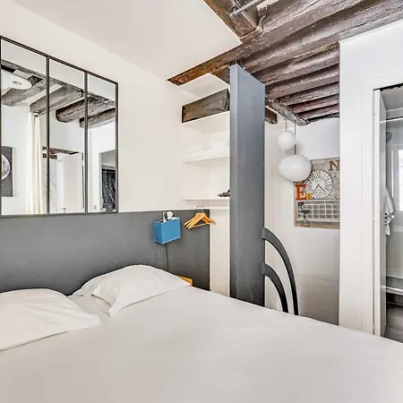 Chic With Patio - 2br 6p - Le Marais Paris