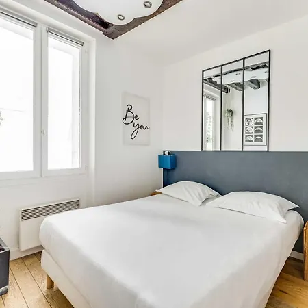 Apartment Chic With Patio - 2br 6p - Le Marais Paris