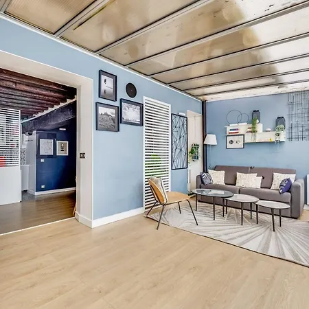 Chic With Patio - 2br 6p - Le Marais * Paris